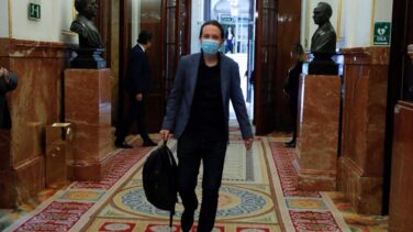 El juez apunta a que Pablo Iglesias pudo cometer dos delitos por el 'caso Dina'