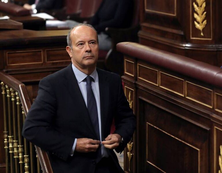 El ministro de Justicia admite ahora que la ausencia del Rey en Barcelona fue por razones de "convivencia"