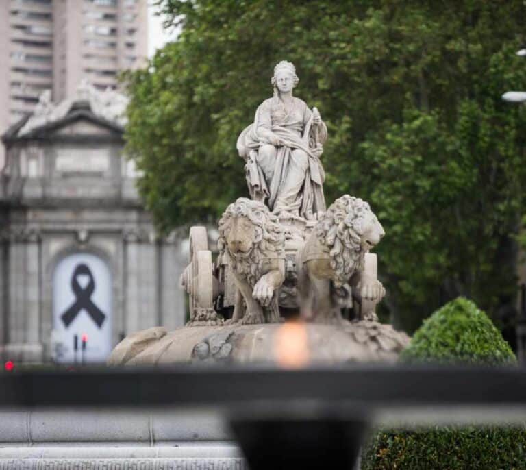 "Si no vamos a los pueblos, ¿de qué van a vivir?": madrileños opinan de la madrileñofobia