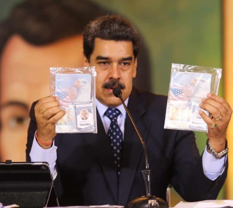 Guerreros de serie B: la enésima opereta en la Venezuela de Maduro