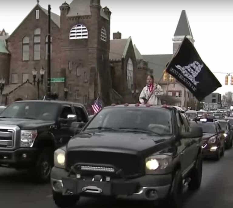 Coche y balcón, bocinazo y cacerola: el coronavirus y las nuevas formas de protesta
