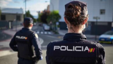 Hallan el cadáver de una mujer con un golpe en la cabeza en una calle de Madrid