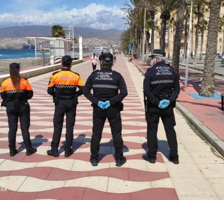El BOE precisa: prohibido el vehículo privado o el transporte público para ir a pasear o a hacer deporte