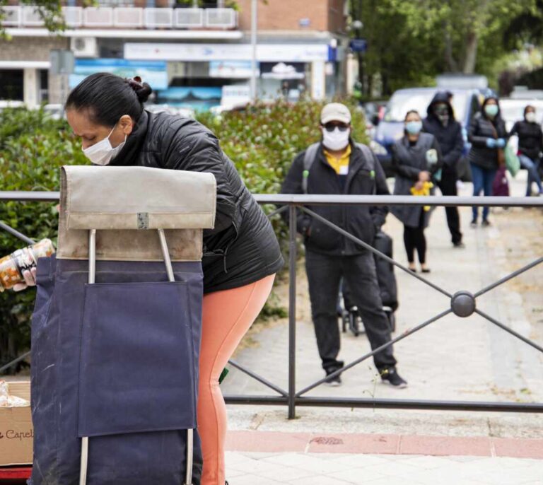 La pobreza se dispara: "Repartimos en una semana lo que antes nos duraba tres meses"