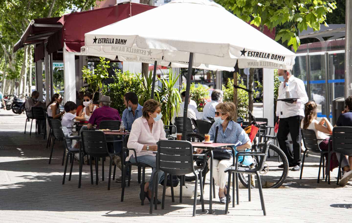 La terraza de L'Escampreru, en la calle Corazón de María de Madrid