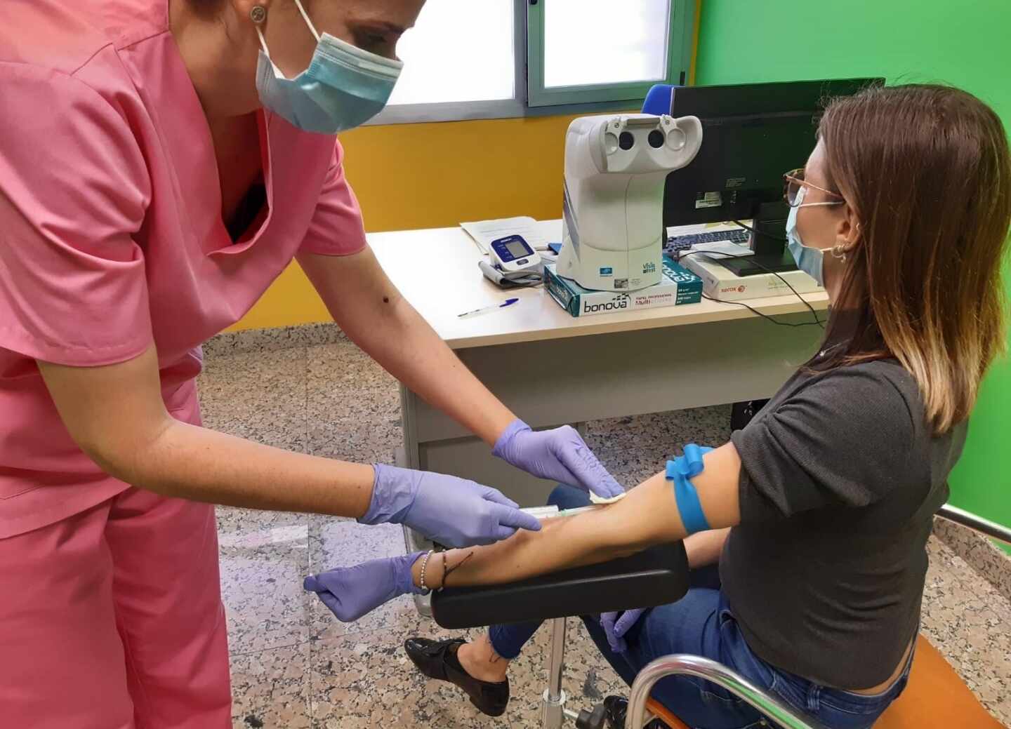 Dolor de garganta, pérdida del olfato o diarrea: los nuevos síntomas del coronavirus