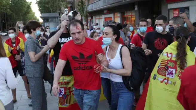Una trifulca entre manifestantes y "antifascistas" termina con heridos en la cacerolada de Moratalaz