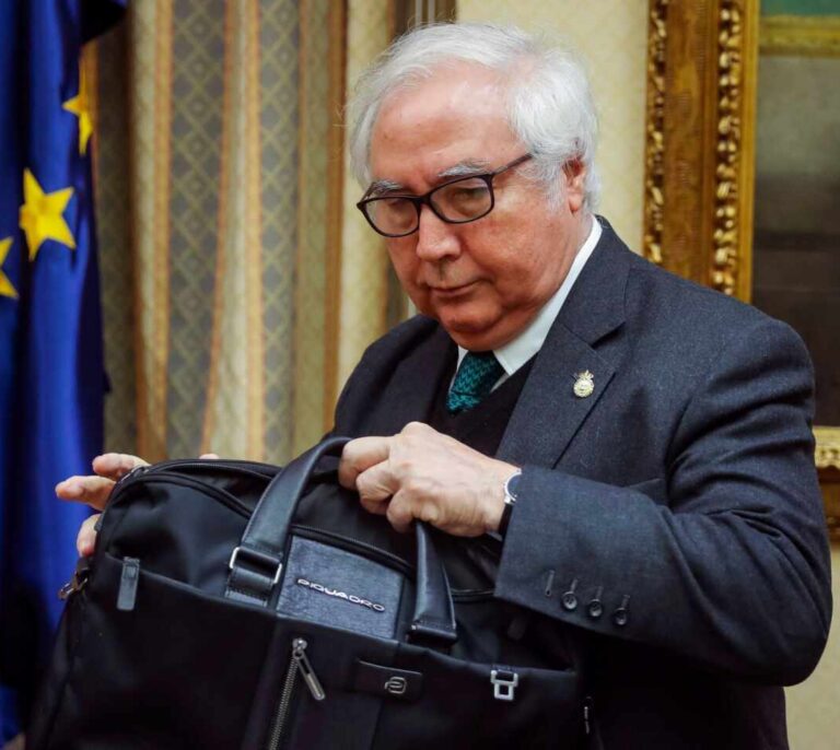 El Gobierno pide consenso a las comunidades autónomas para fijar las tasas universitarias