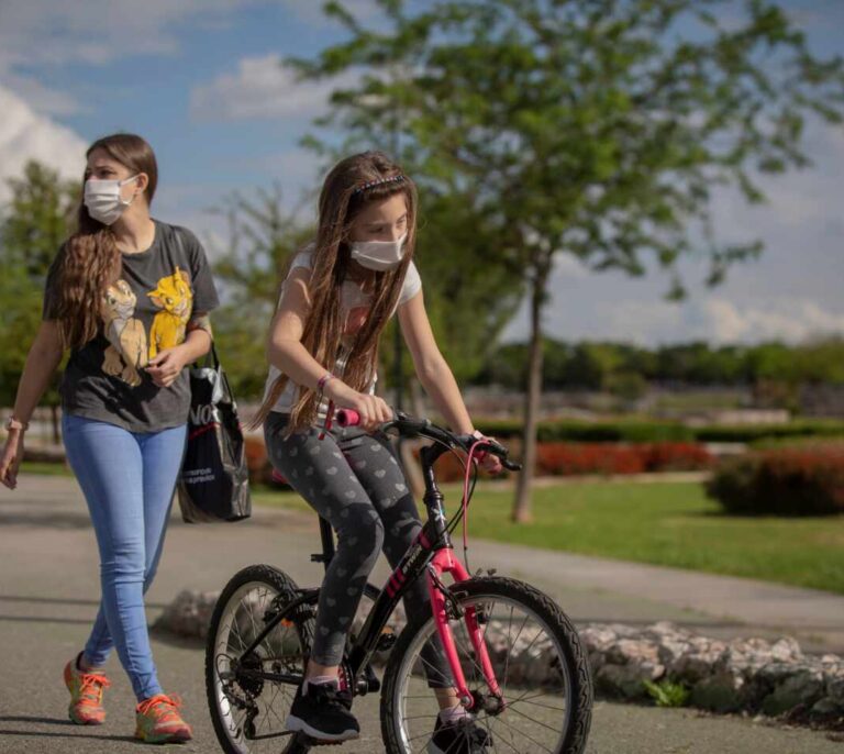 Sanidad reconoce preocupación por el aumento de contagios en niños