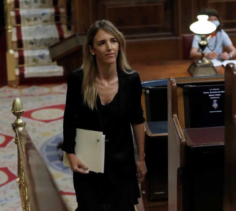 Cayetana Álvarez de Toledo se desmarca del PP y apoya un 155 con Vox en defensa del castellano en Cataluña