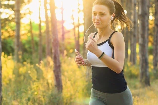 ¿Hay que correr con o sin mascarilla?