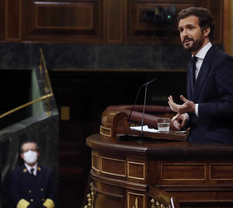 El PSOE se mantiene al frente en intención de voto, seguido del PP a 5 escaños