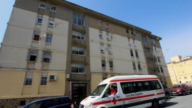 Ceuta estudia precintar varios bloques viviendas para frenar el último brote