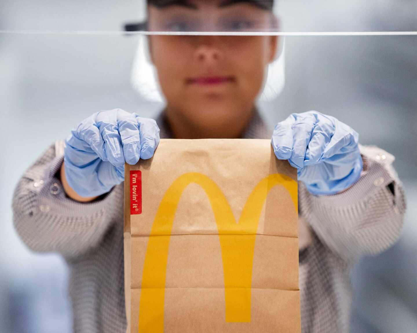 Así será la reapertura de McDonald's: toma de temperatura a empleados y entrada escalonada