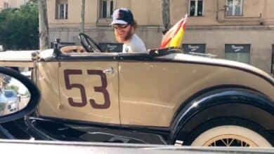 A la caravana de Vox...en un Ford A de 1931