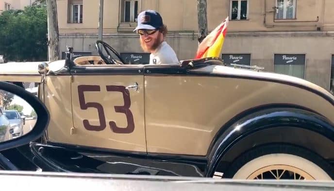 A la caravana de Vox...en un Ford A de 1931