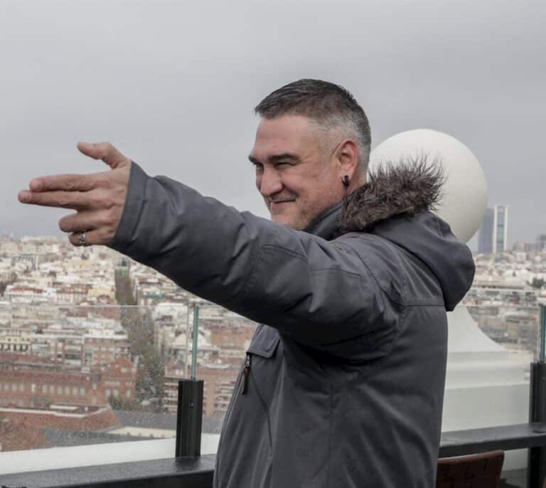 Kase.O lanza una versión de 'Renacimiento' en homenaje a los sanitarios