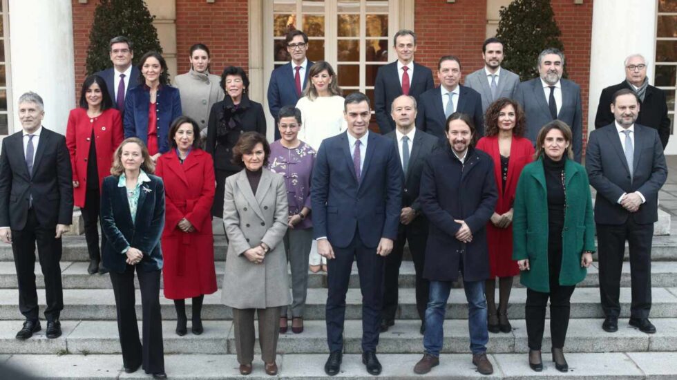 Pedro Sánchez y sus 22 ministros, el día que tuvo lugar la primera reunión del gabinete en esta legislatura.