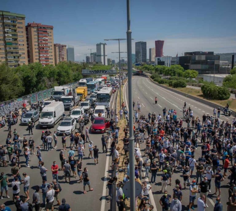 La patronal del motor avisa al Gobierno: el cierre de Nissan es una “llamada de atención”