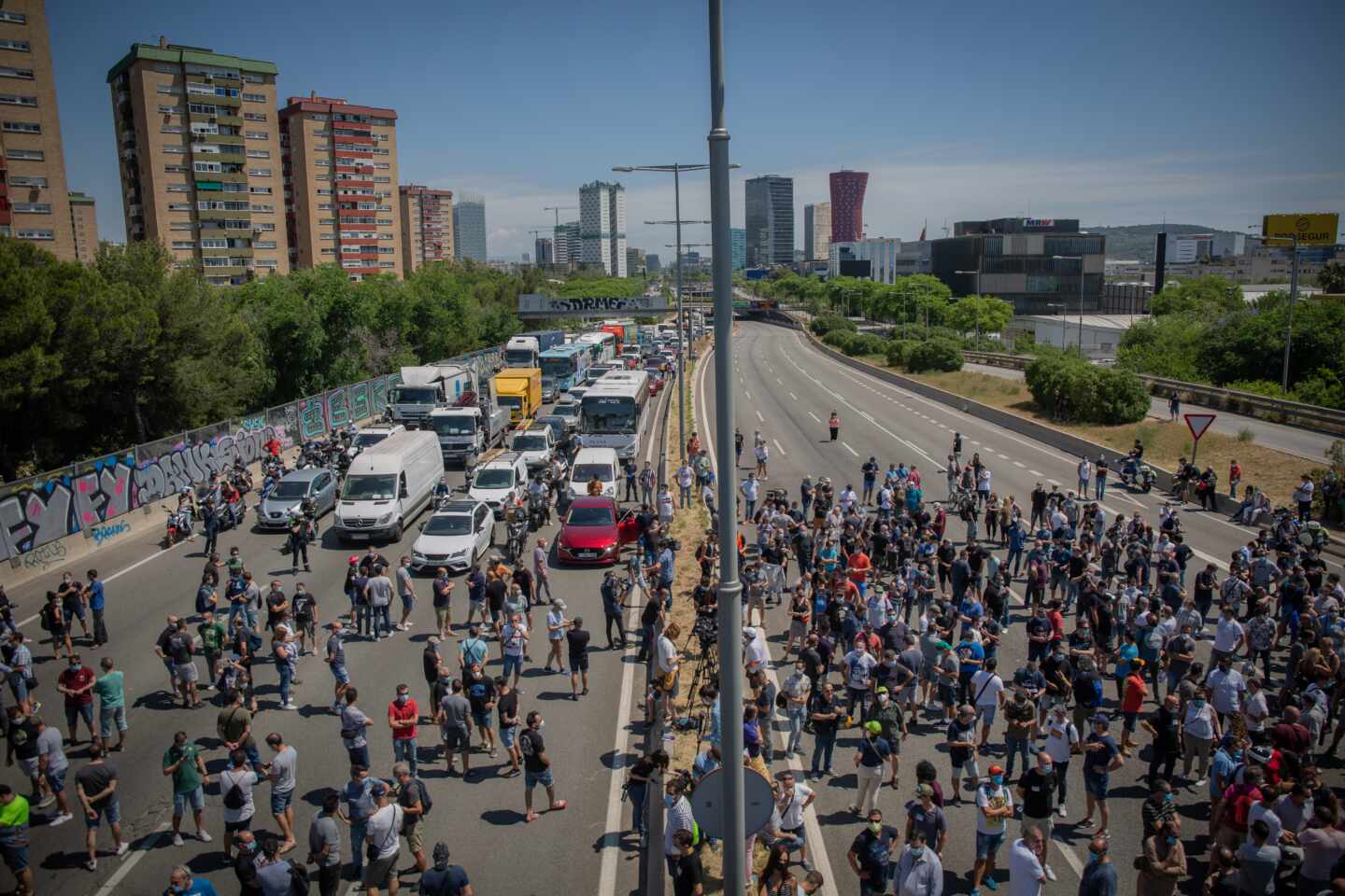 Trabajadores de Nissan Barcelona protestan por el cierre de la planta.