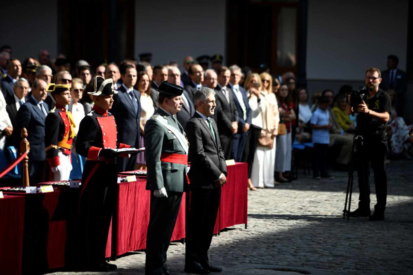 El ministro Fernando Grande-Marlaska y el ya ex DAO Laurentino Ceña, en el acto oficial del último Día de la Patrona.