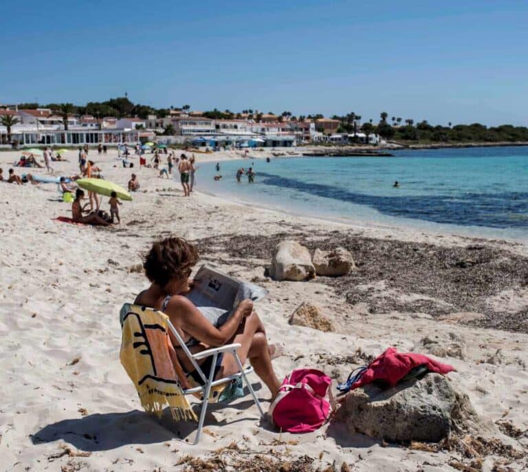 Una pareja que viaja a Menorca desde EEUU da positivo, los dos primeros casos tras 48 días sin contagios