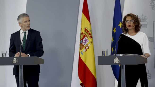 Las tres versiones de Grande-Marlaska para justificar una destitución inexplicable Grande-Marlaska y Montero, el pasado martes en la comparecencia informativa tras la reunión semanal del Consejo de Ministros.