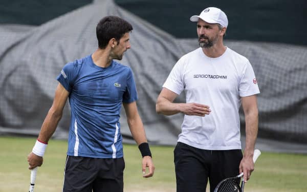 El entrenador de Djokovic también da positivo por coronavirus