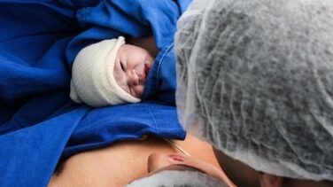 El coronavirus frena la natalidad: 4.000 niños menos para los próximos meses