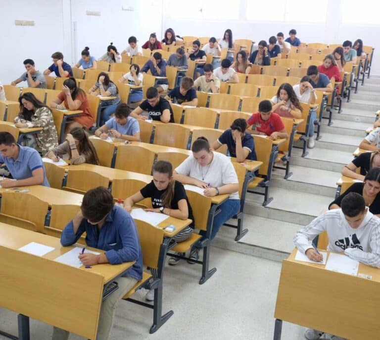 La Selectividad más tardía, en verano y con mascarilla, arranca hoy en Navarra con medidas excepcionales