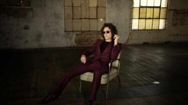 Bunbury se despide de los escenarios por "un compendio de síntomas y dolor"