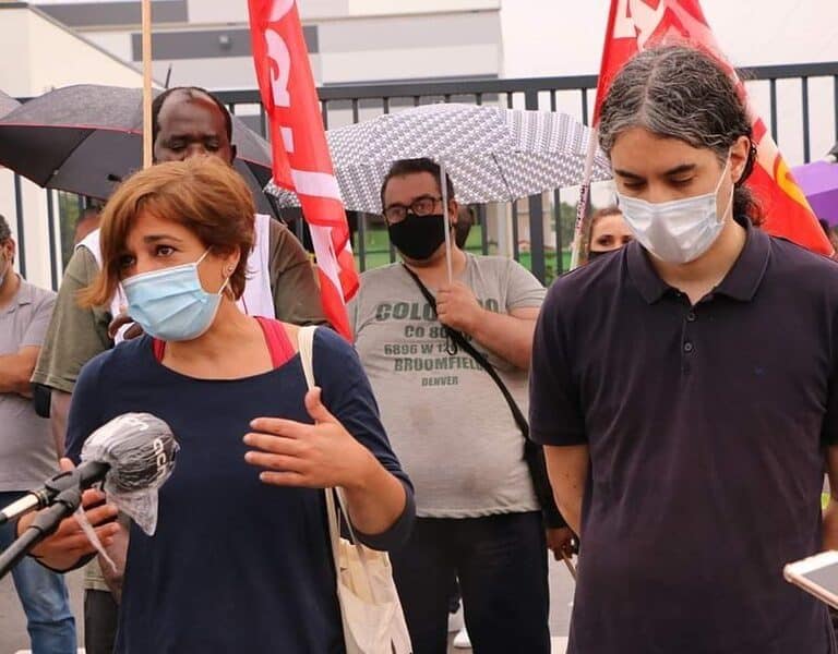 Los trabajadores del Lidl van a la huelga y se concentran a las puertas de las tiendas