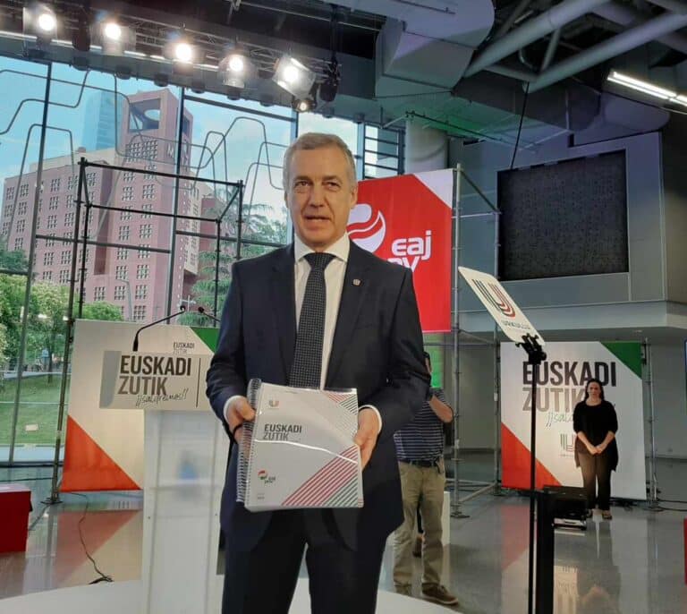 Urkullu llama a lograr más autogobierno para acelerar la salida de la crisis