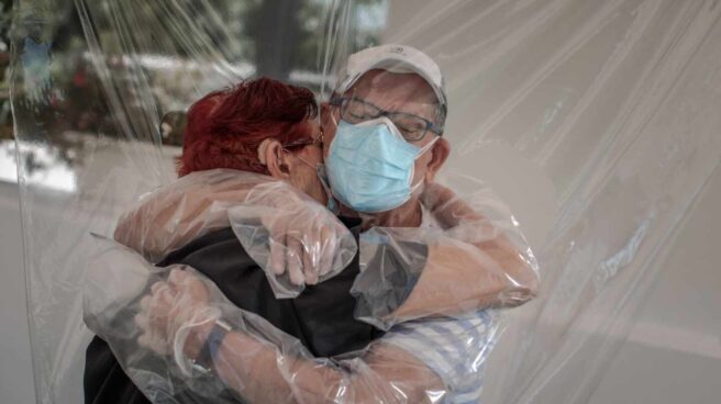 Los abrazos deseados en las residencias residencia-coronavirus-valencia-1440x960