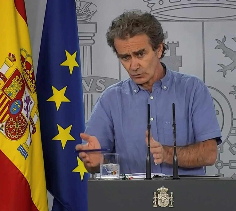 Simón avisa de que "el gran reto ahora son los casos importados": 24 en una semana