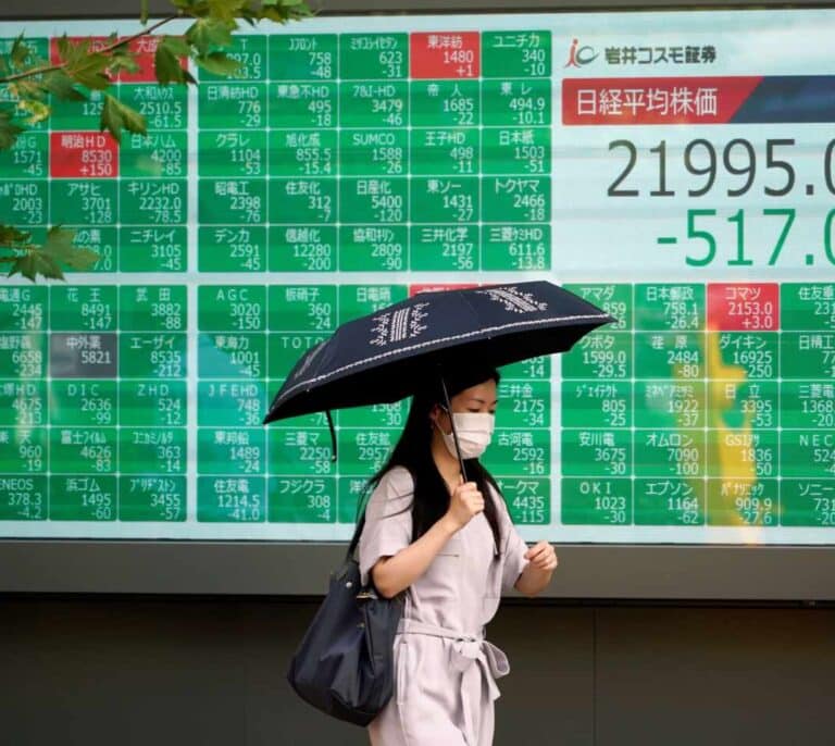 Los 27 dan luz verde a la lista de 15 países a los que primero abrirán su frontera exterior