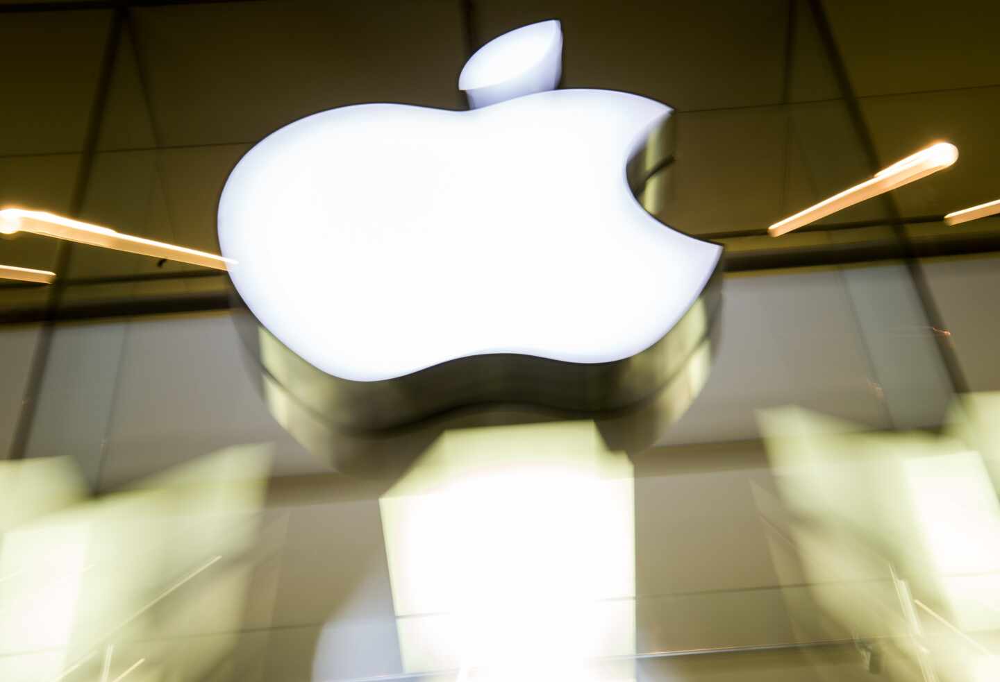 Bruselas acusa a Apple de abuso de posición en la distribución de música en streaming desde su App Store