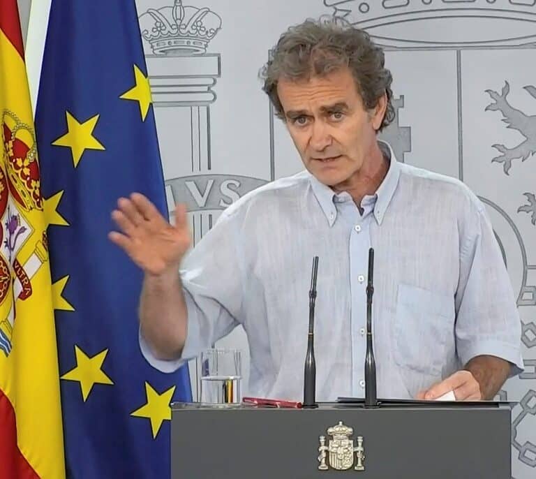 Simón dice que "no hay que tener madrileñofobia" ante la vuelta a los viajes por España