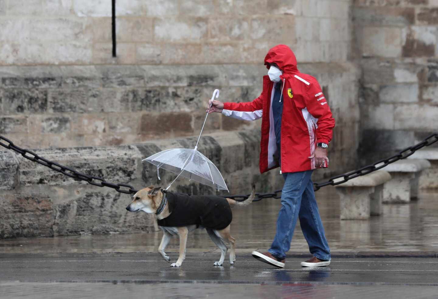 Llega la borrasca 'Álex' con descenso de las temperaturas, lluvias y fuertes rachas de viento