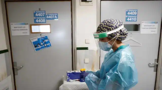 Cataluña detecta cuatro reinfecciones de Covid-19, una de ellas un médico que está grave