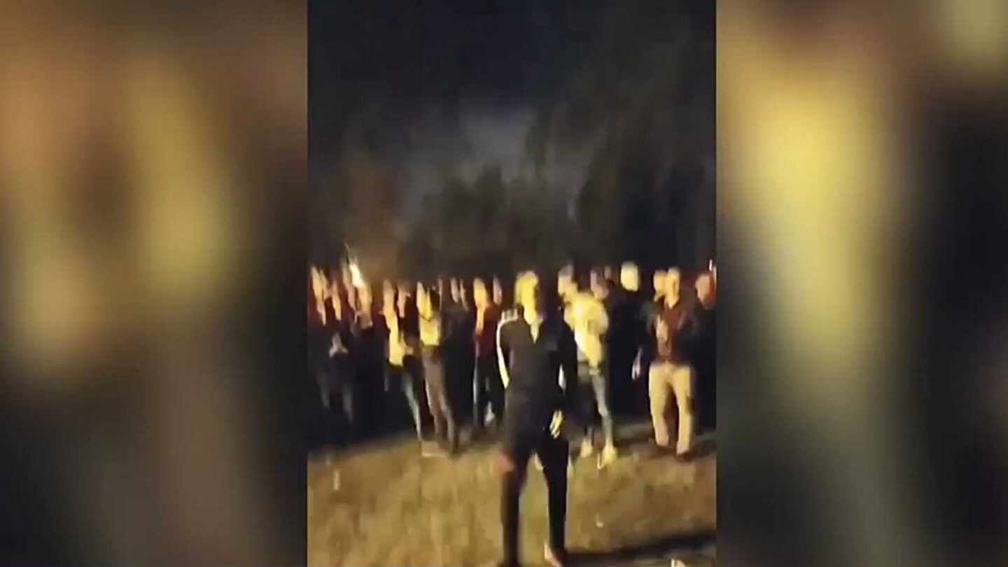 Vídeo: indignación en Navarra por una fiesta de más de 200 jóvenes en el lago Mendillorri