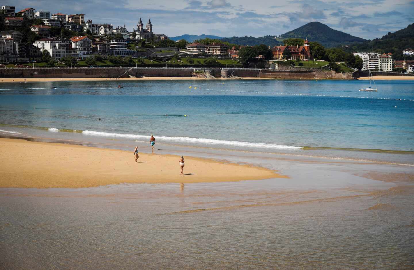 Lluvias, tormentas y altas temperaturas: el tiempo para este jueves