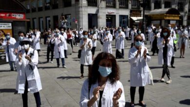 Centenares de profesionales médicos defienden la sanidad pública por España