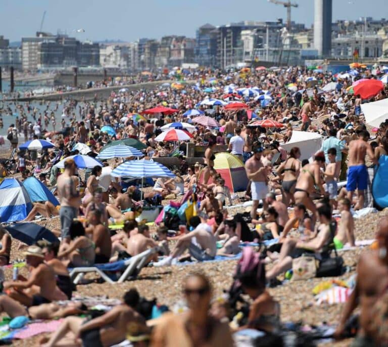 Reino Unido da libertad a sus ciudadanos para viajar a España a partir del 6 de julio