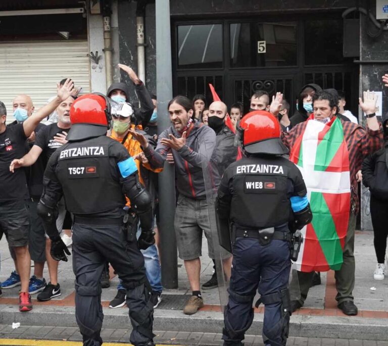 La Ertzaintza prohíbe la manifestación contra el mitin que Vox celebra en Irún este sábado