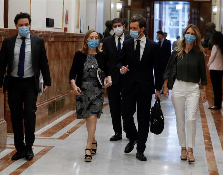 Casado responsabiliza a Sánchez de la 'purga' de Pérez de los Cobos