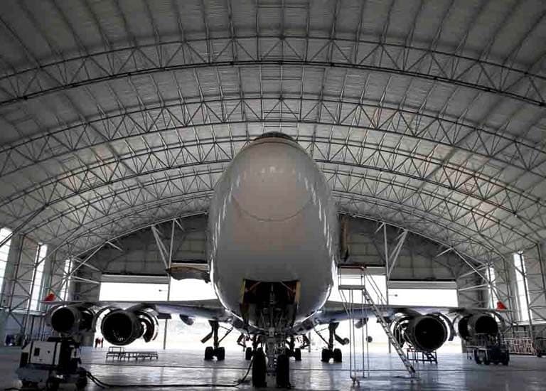 El Covid-19 aparca el tráfico aéreo