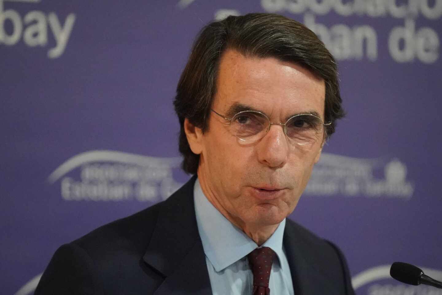 Aznar cuestiona el ingreso mínimo vital permanente con un 110% de deuda