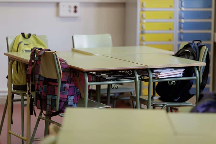 Aíslan un aula de Infantil en el colegio de Rafelbunyol por dos casos de Covid en Primaria