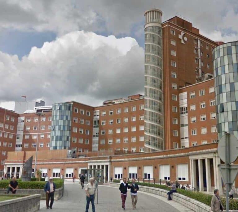 Euskadi dispara los ingresos hospitalarios mientras crecen los 'botellones ilegales'